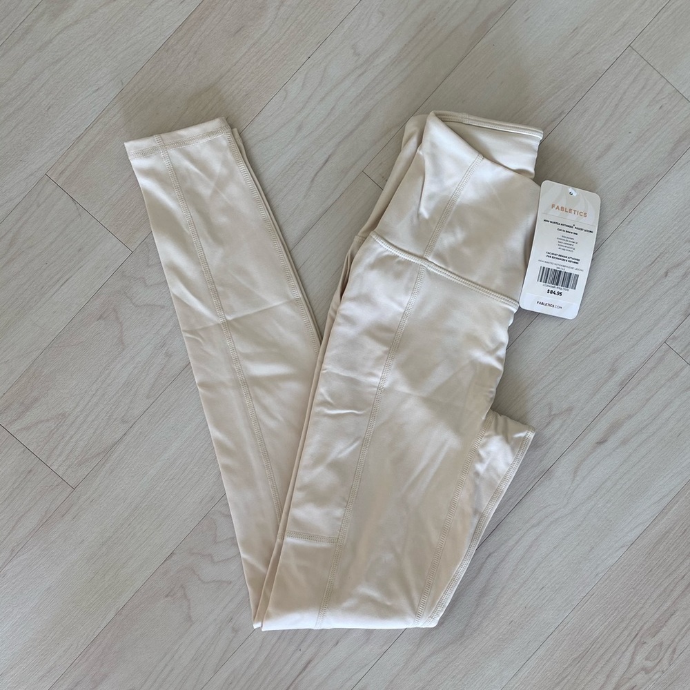 NWT Fabletics High-Waist Motion365 Pocket Leggings